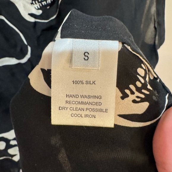 E.vil 100% Silk Skull Sleeveless Top Sheer Black Sz Small - Picture 5 of 5